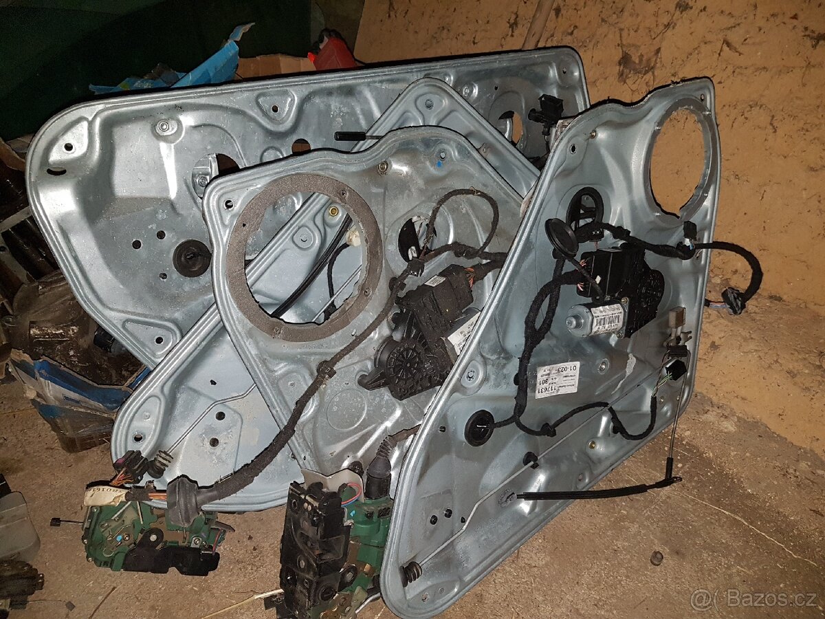 Passat B5,5 - náhradní díly - 4