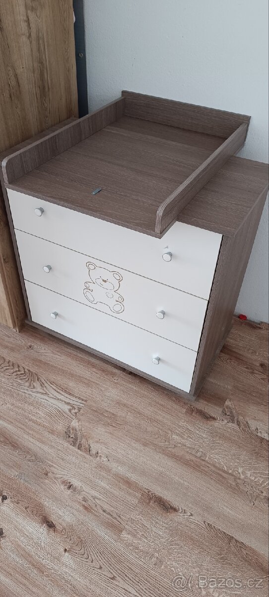 Postýlka + přebalovák s úložným prostorem - 4