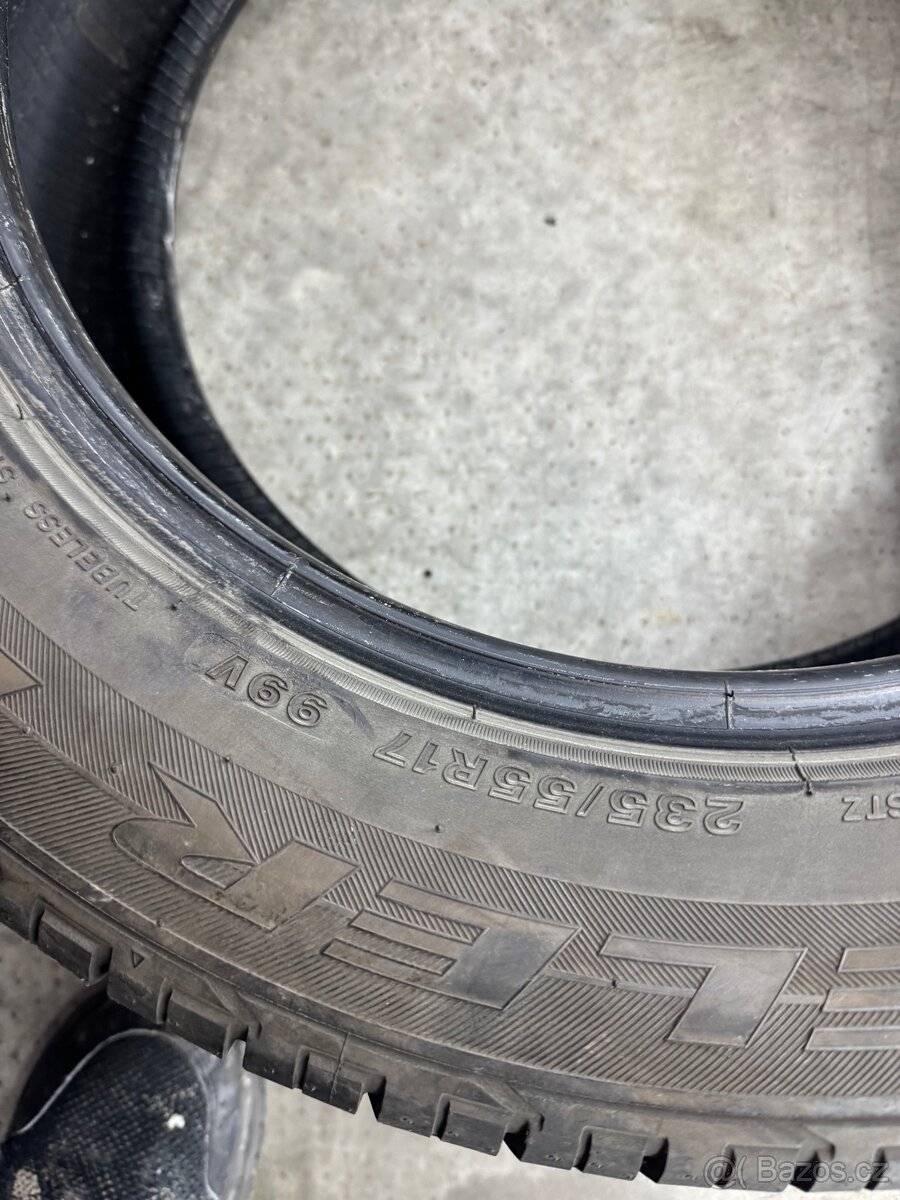 LETNÍ PNEU 235/55/17 - 4