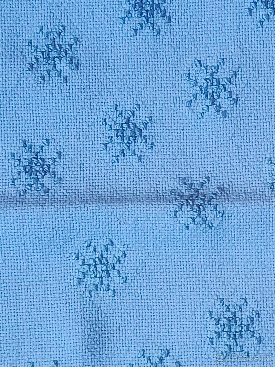 VÁNOČNÍ UBRUS RUČNÉ VYŠÍVANÝ 46 x 43 CM. - 4