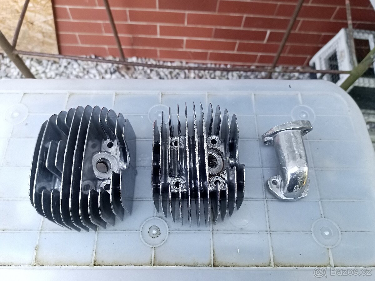 Jawa pionýr - Kryty motorů , hlavy ,koleno chemicky leštěné - 4