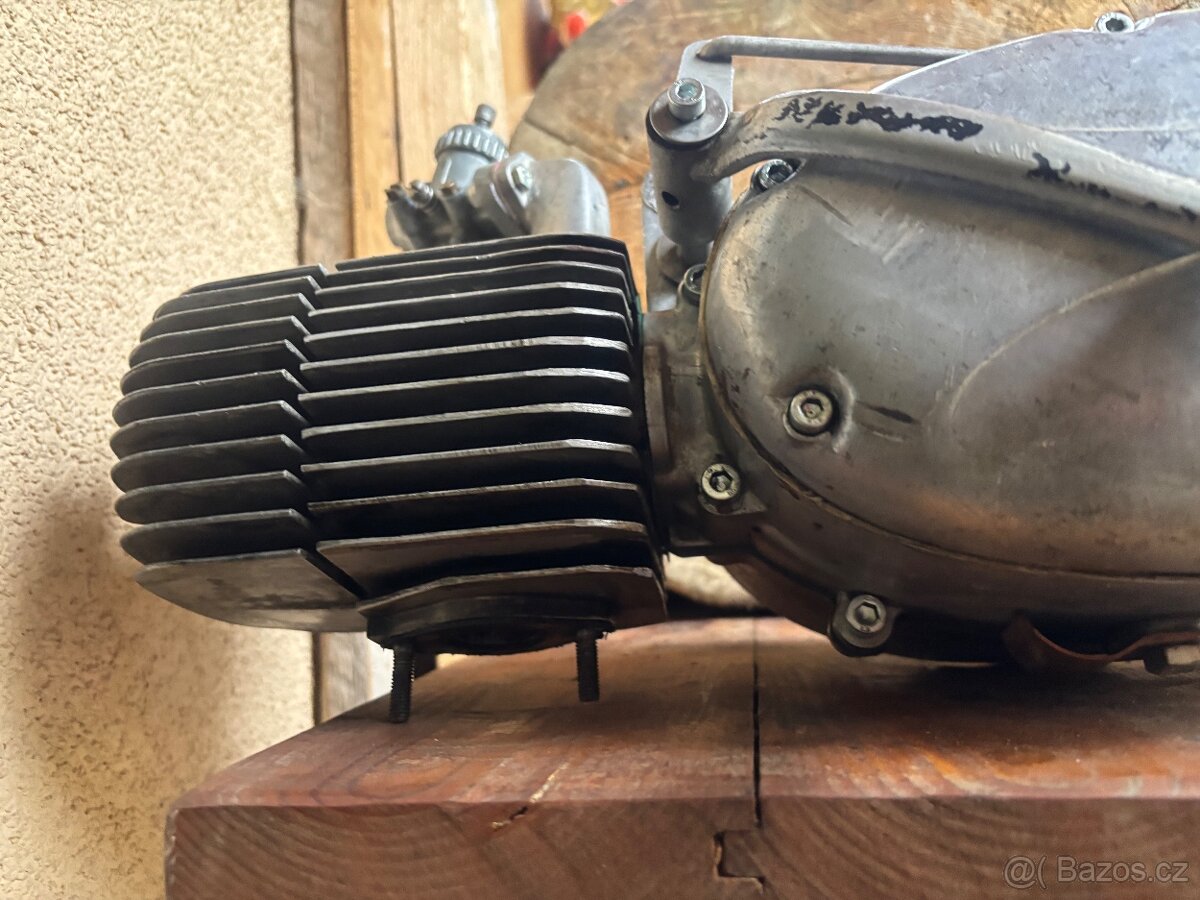 Motor Jawa Pionyr 05 - 4