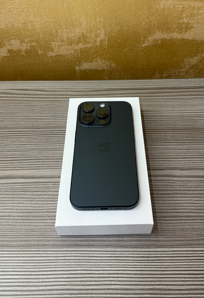 Apple iPhone 15 Pro 512GB Modrý, 100% baterie - 4