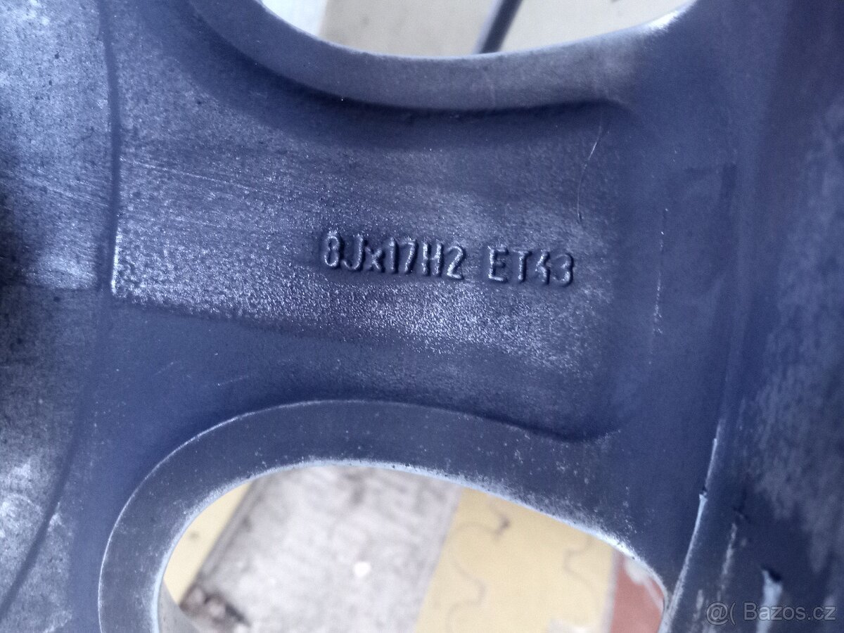 Zimní 235/55 R17 s ALU Audi 8Jx17 ET43 - 4