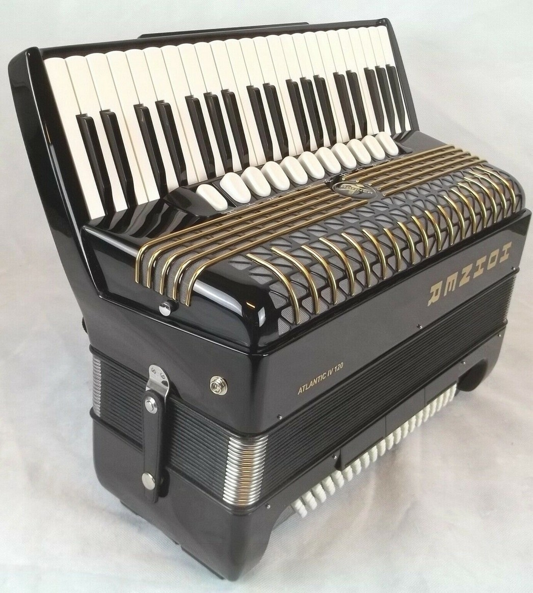 HOHNER ATLANTIC IV 120 Klavírní akordeon 120 Basy 4 Ch. AKOR - 4