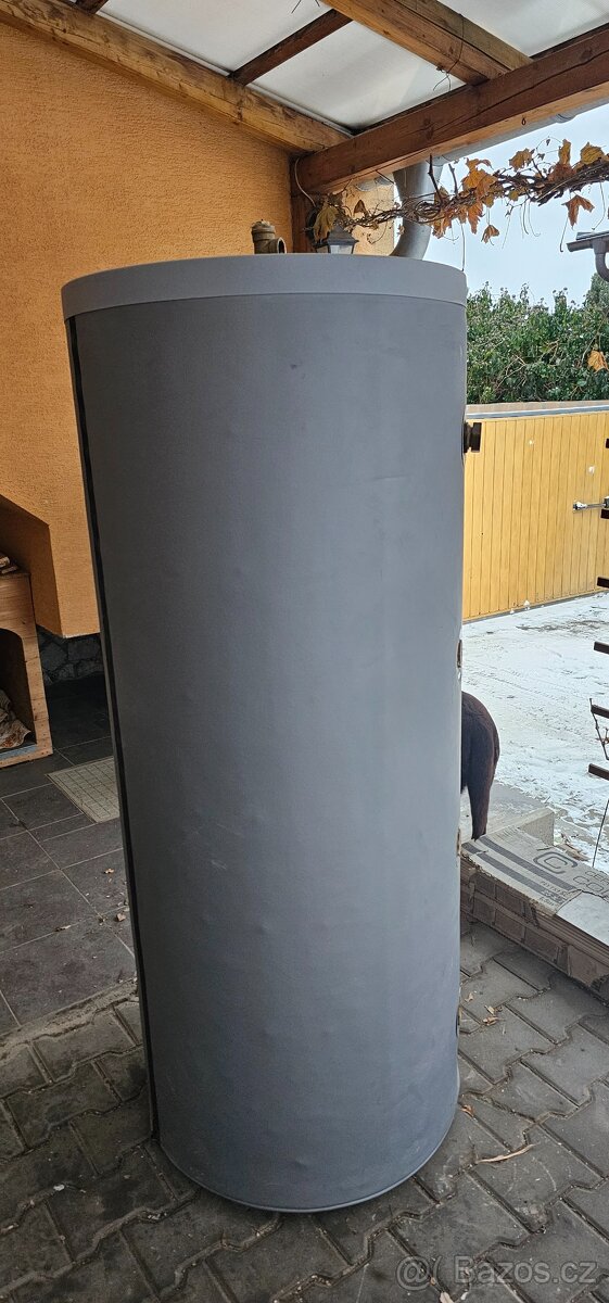 Akumulační nádrž stacionární s izolací 300 l - 4