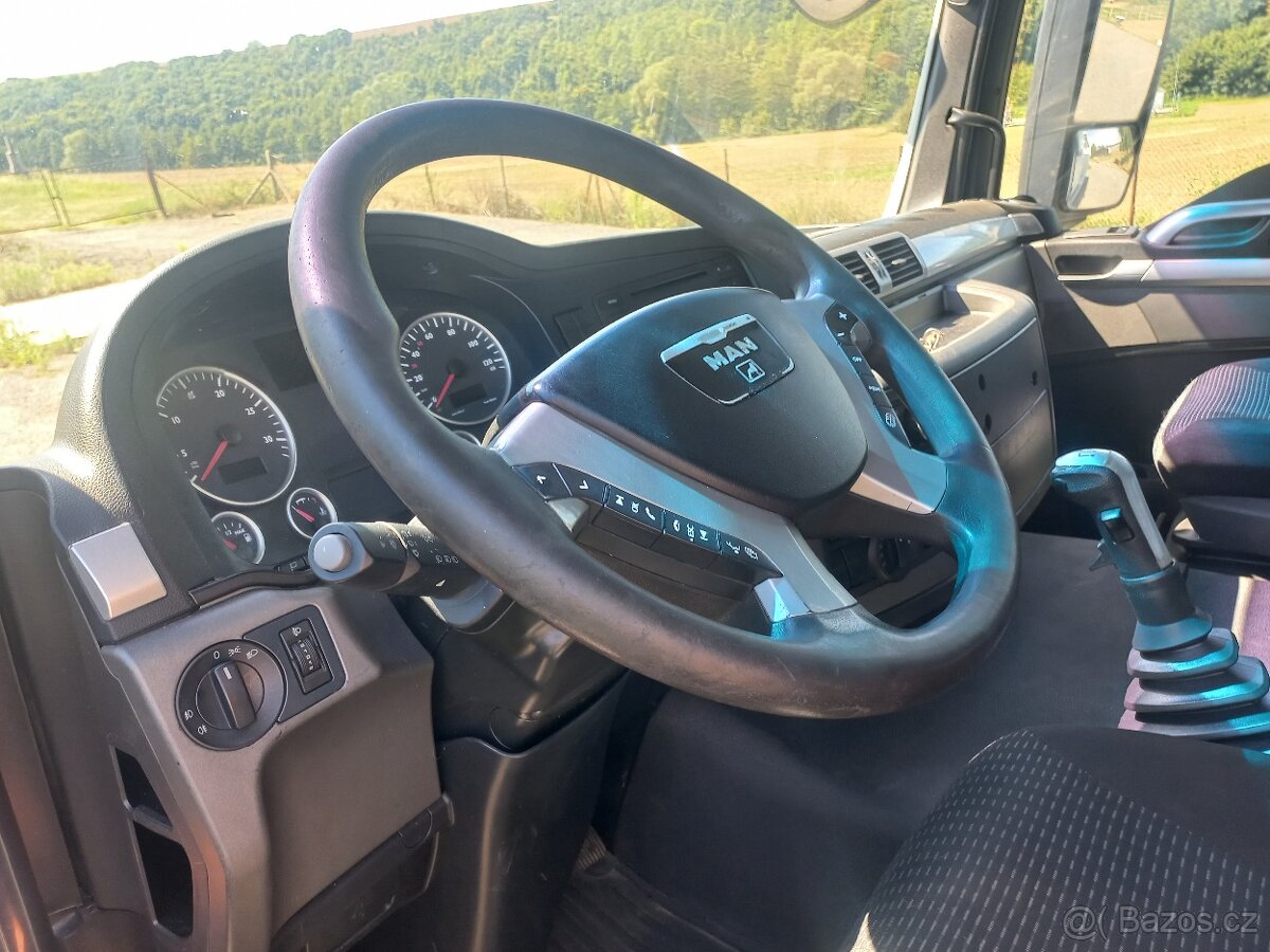 Man Tgs sklápěč 6X6 - 4