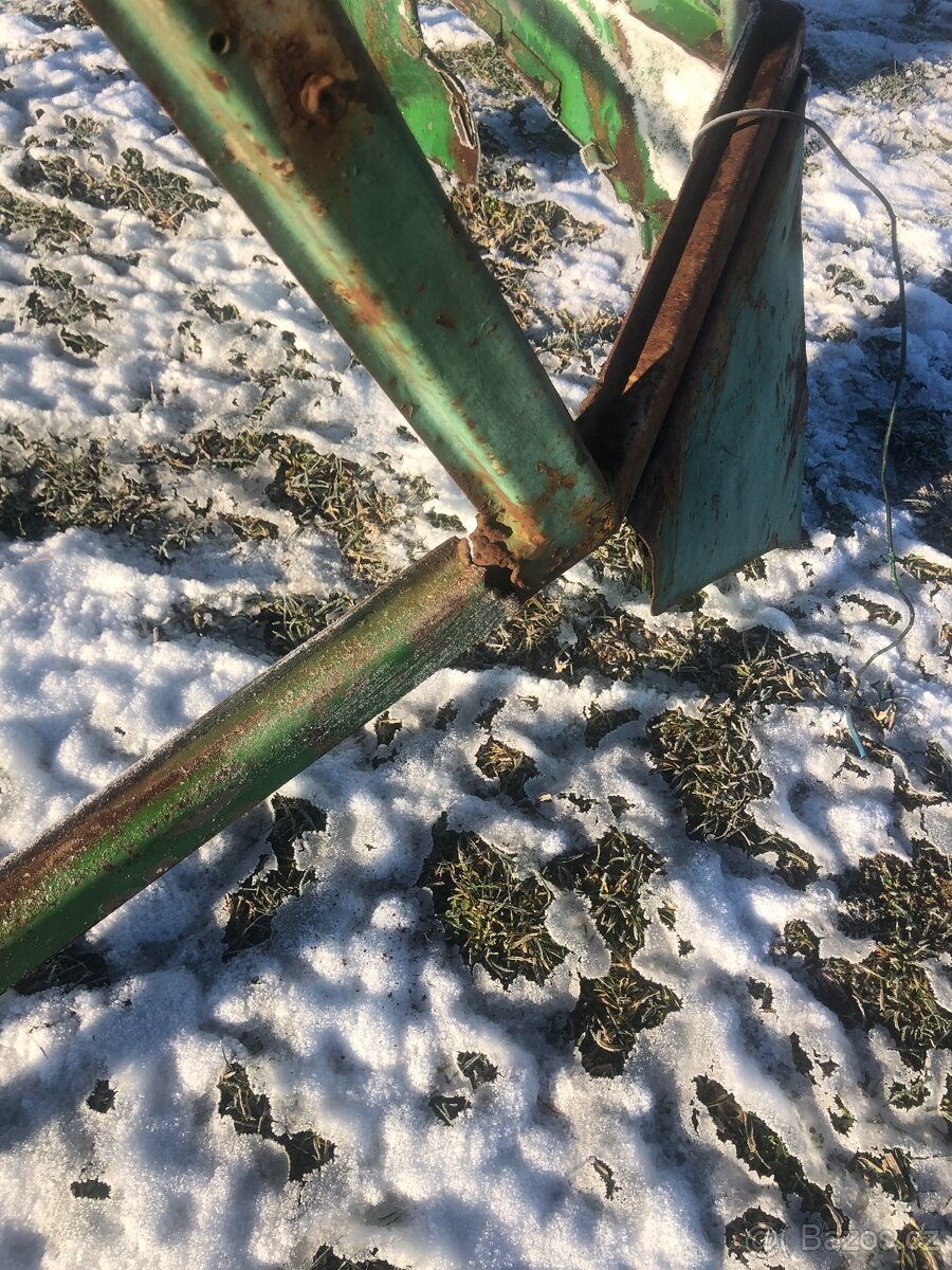 Kabina a ochranný rám zetor 25 - 4