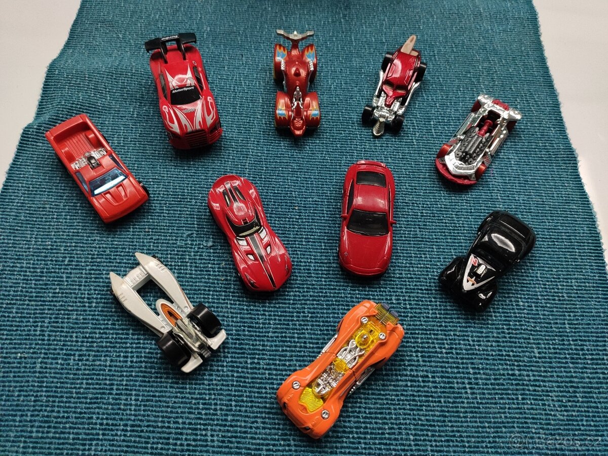 Auta Hot Wheels - 10 kusů - 4
