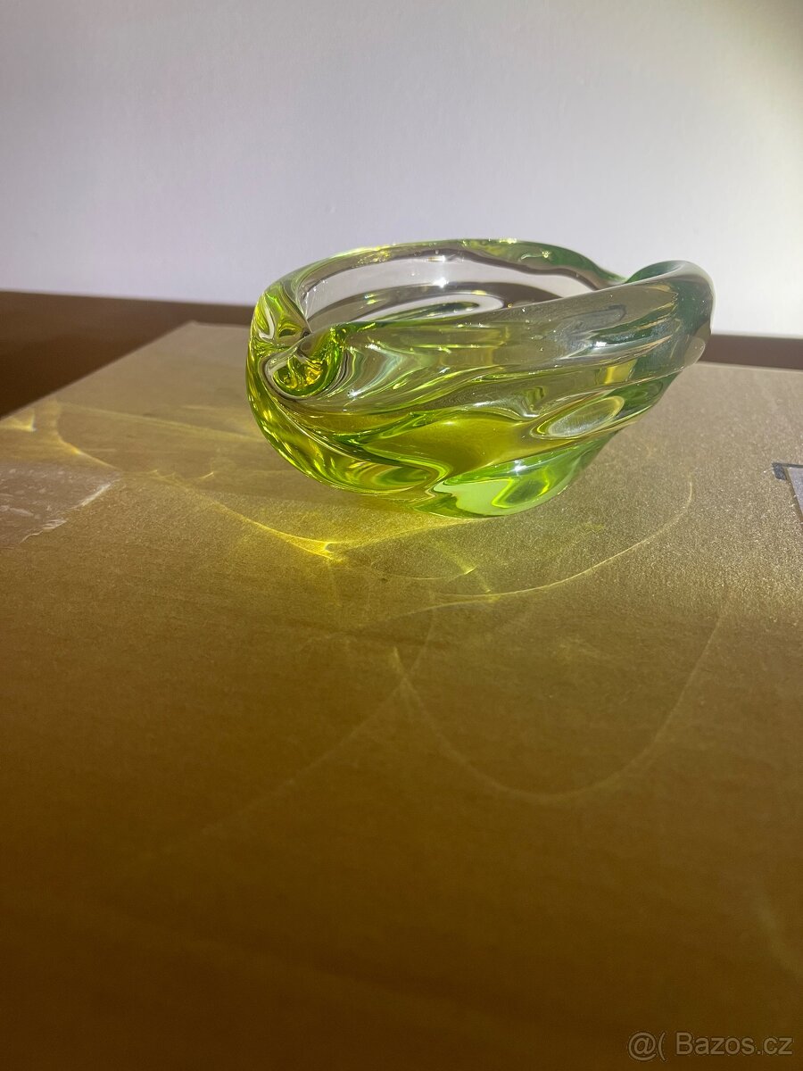 Prodám popelník bez vad. - 4
