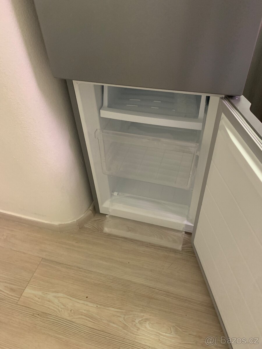 KOMBINOVANÁ LEDNICE - 4