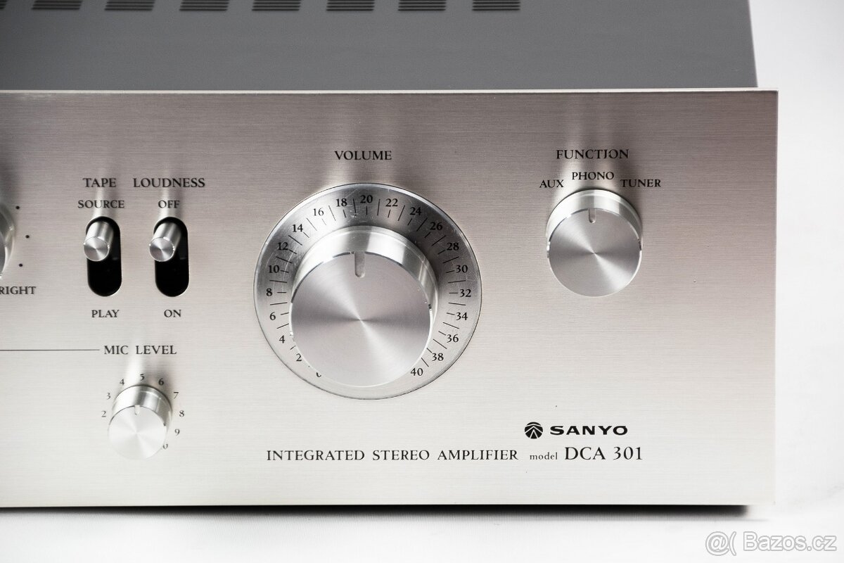 SANYO DCA-301 / analogový japonský zesilovač - 4