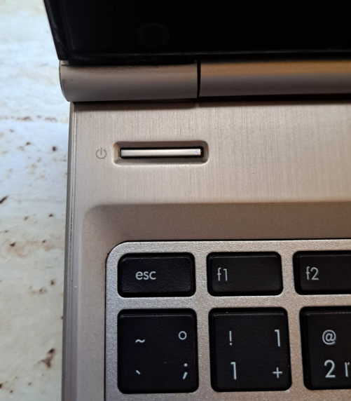 HP EliteBook 8570p/ Core i7 / 8 GB / SSD 240GB/ WIN 11 PRO - 4