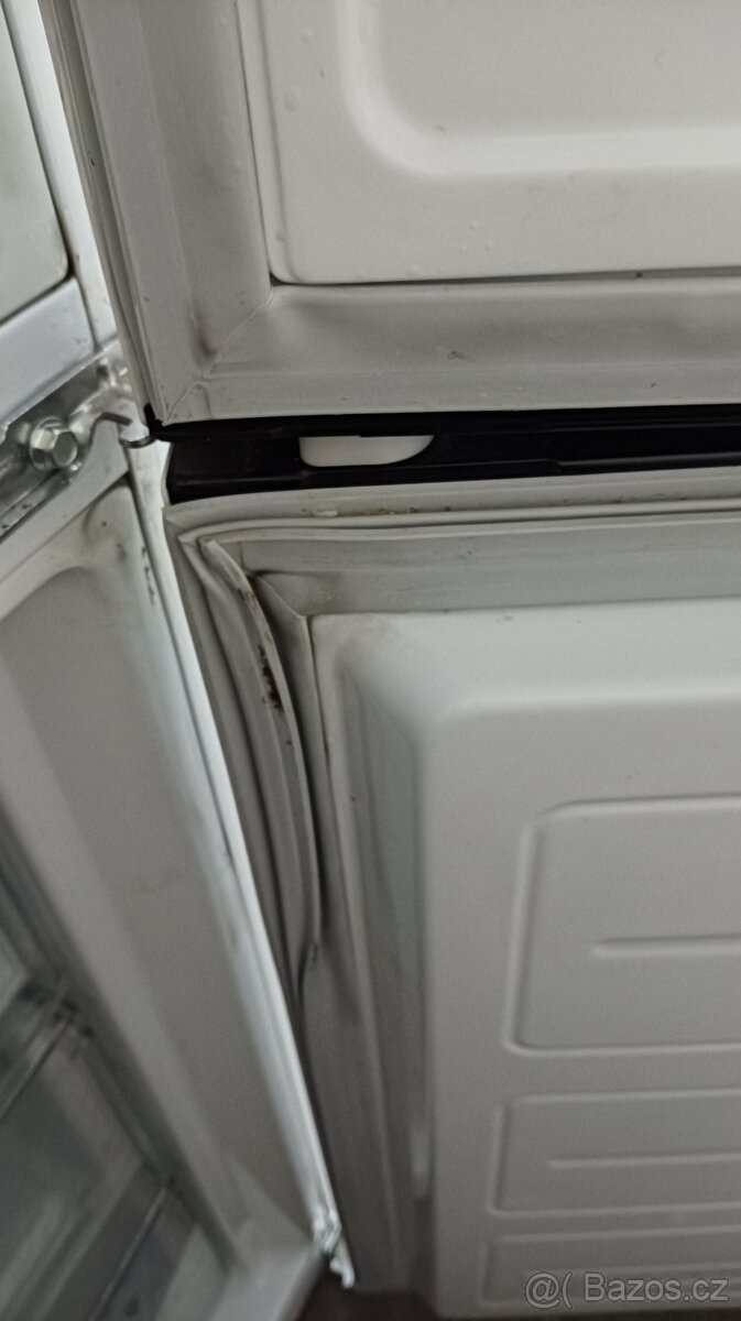 Lednička LG s mrazákem - 4