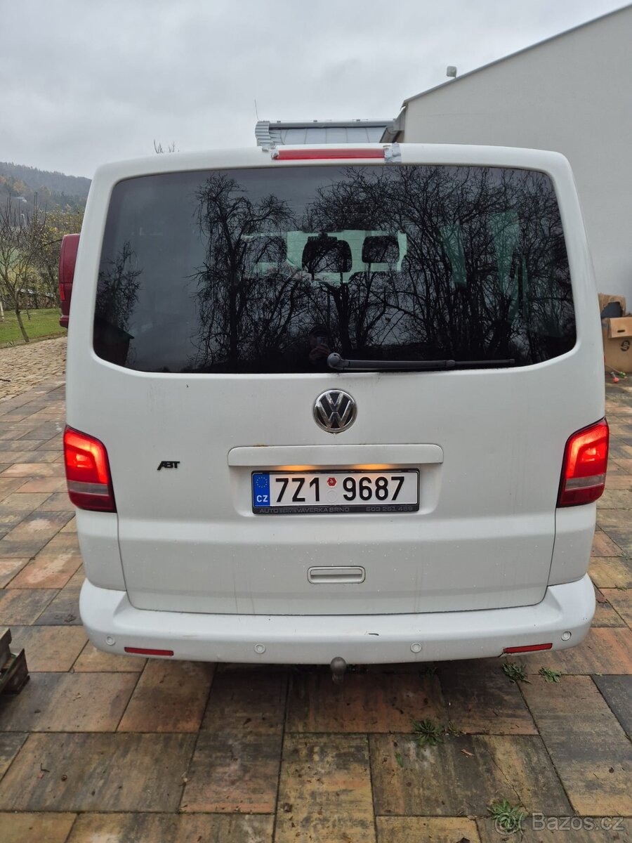 VW Caravelle T5, automat, 4×4, 8 míst , 2× šoupačky, tažné - 4