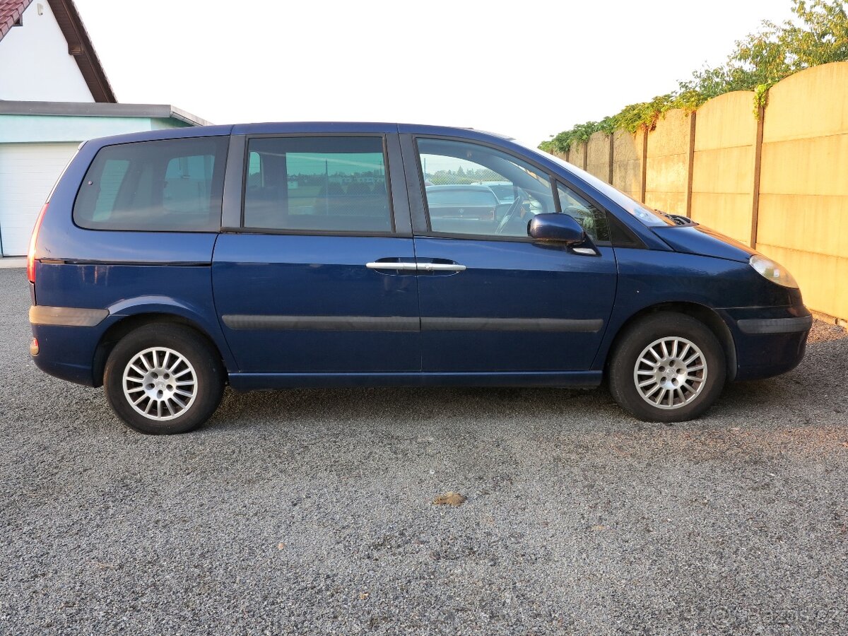 PEUGEOT 807 2.2.i TENDANCE r.v.08/2003 - 4