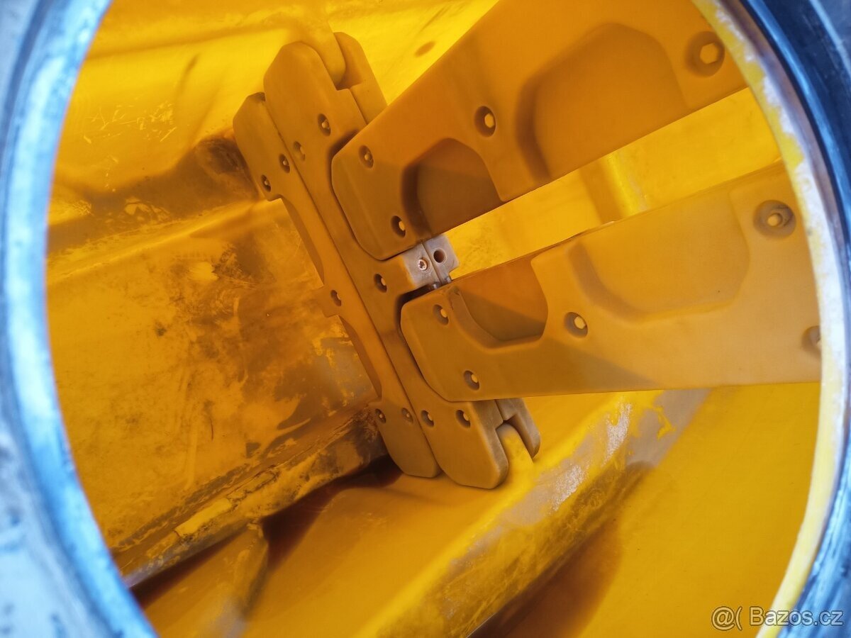 Nádrž z postřikovače 4300 L - 4