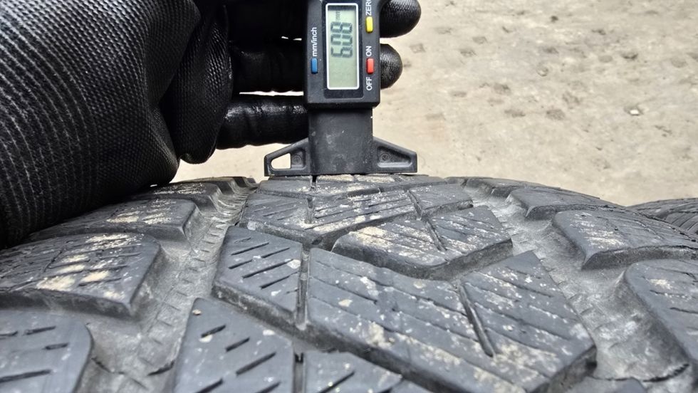 Zimní pneu 235/60/18 Pirelli - 4