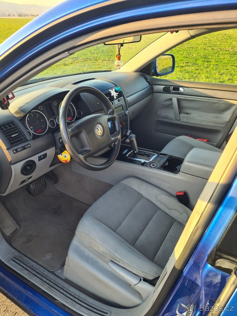 VW Touareg 2.5 TDI(128kw),r.2006,nepojízdné. - 4