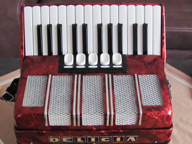 Junior XIII- 72 basů - 4