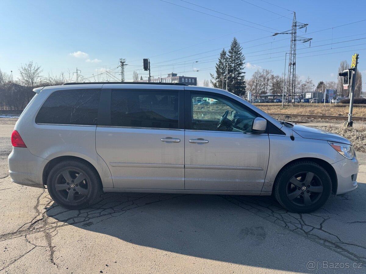Chrysler voyager/volkswagen routan - 4