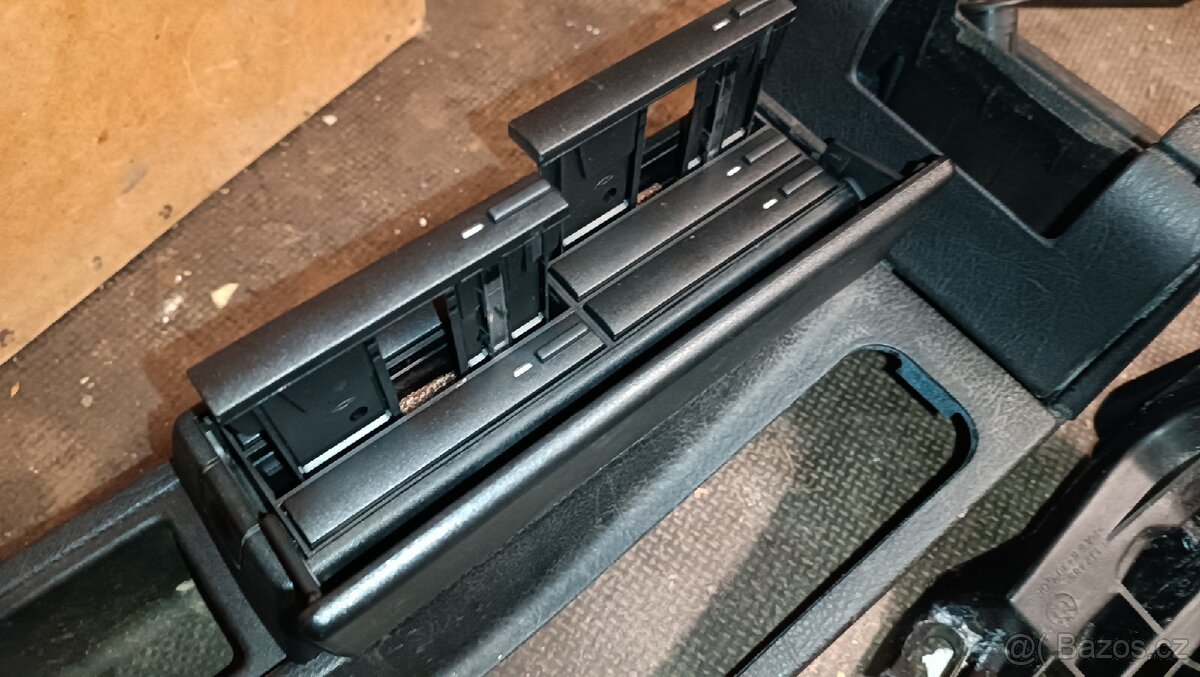 Středový tunel s loketní opěrkou z bmw e36 sedan - 4
