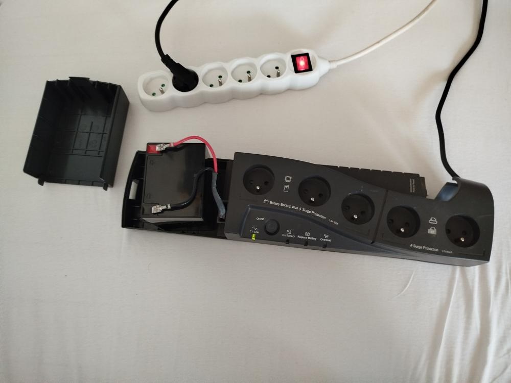 APC CyberFort 350 UPS - 4