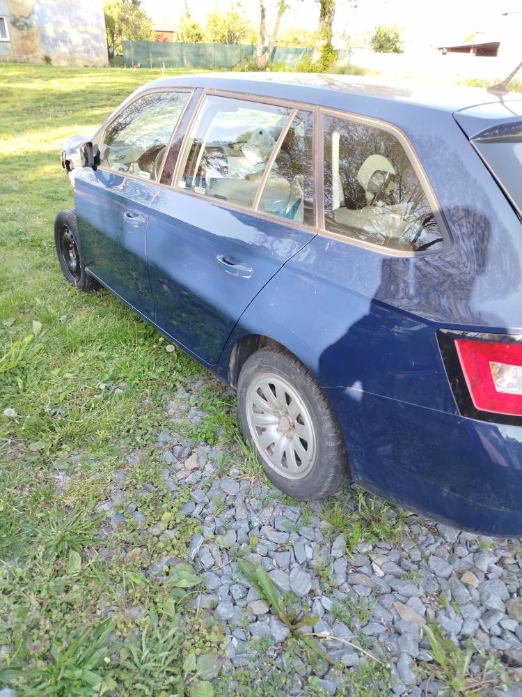 ŠKODA FABIA 3 COMBI 1,0 MPI 55KW - 4
