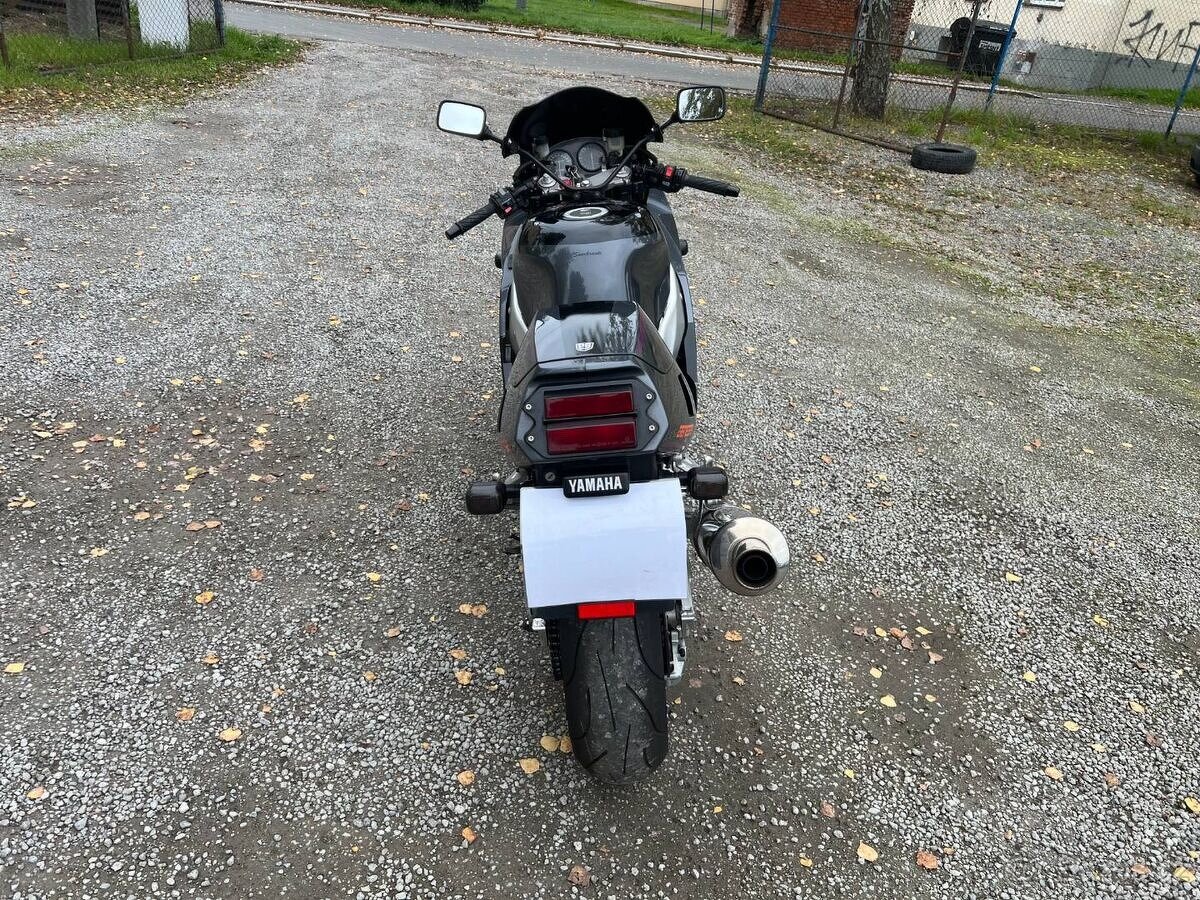 Yamaha YZF 750 R Genesis - 4