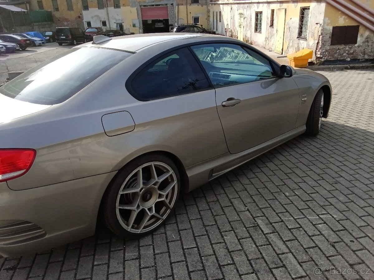 BMW 320 D. R.2009 X Drive - 4