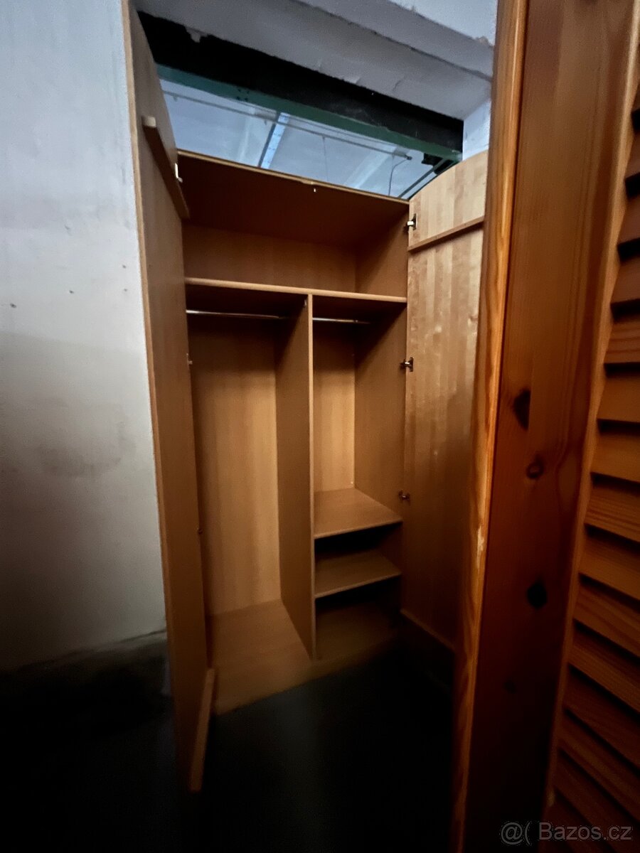Skříň - 4