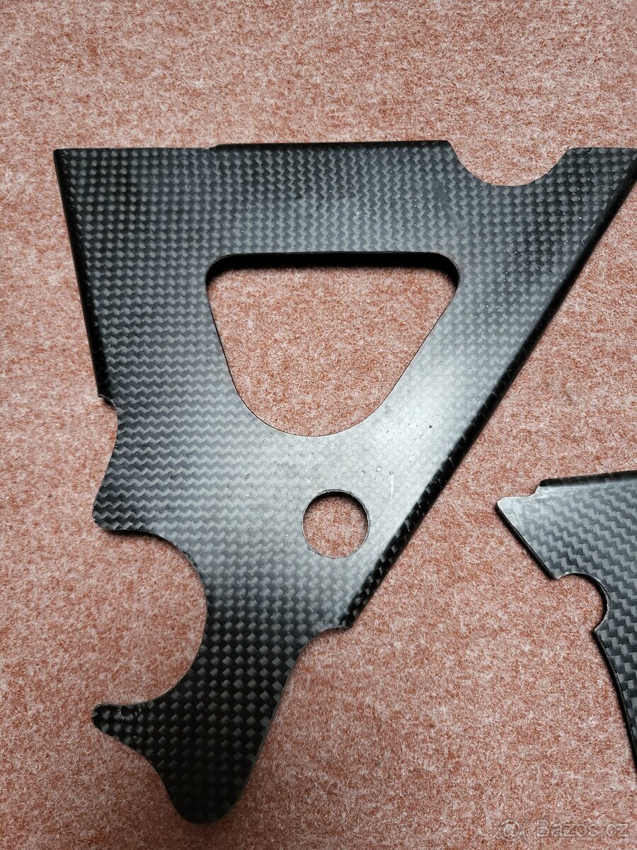 Prodám boční karbonové kryty rámu Dr-z 400 - 4