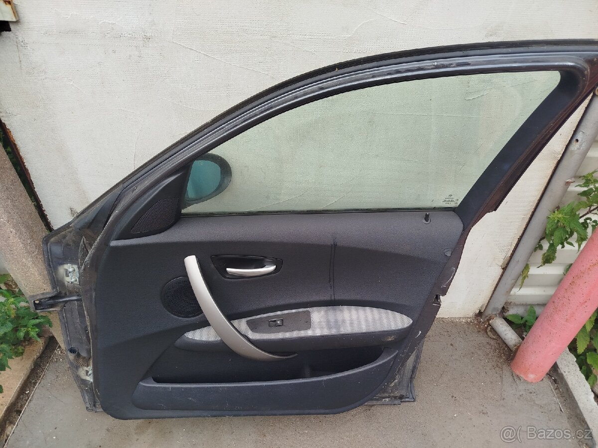 Právé přední dveře BMW E87 - 4