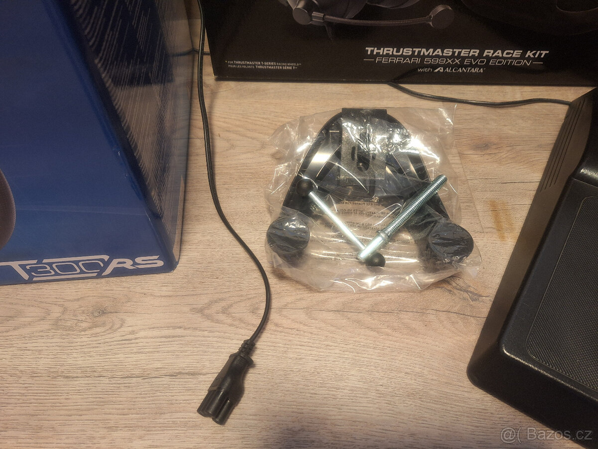 Set volantu Thrustmaster T300 Ferrari 599xx EVO - 4