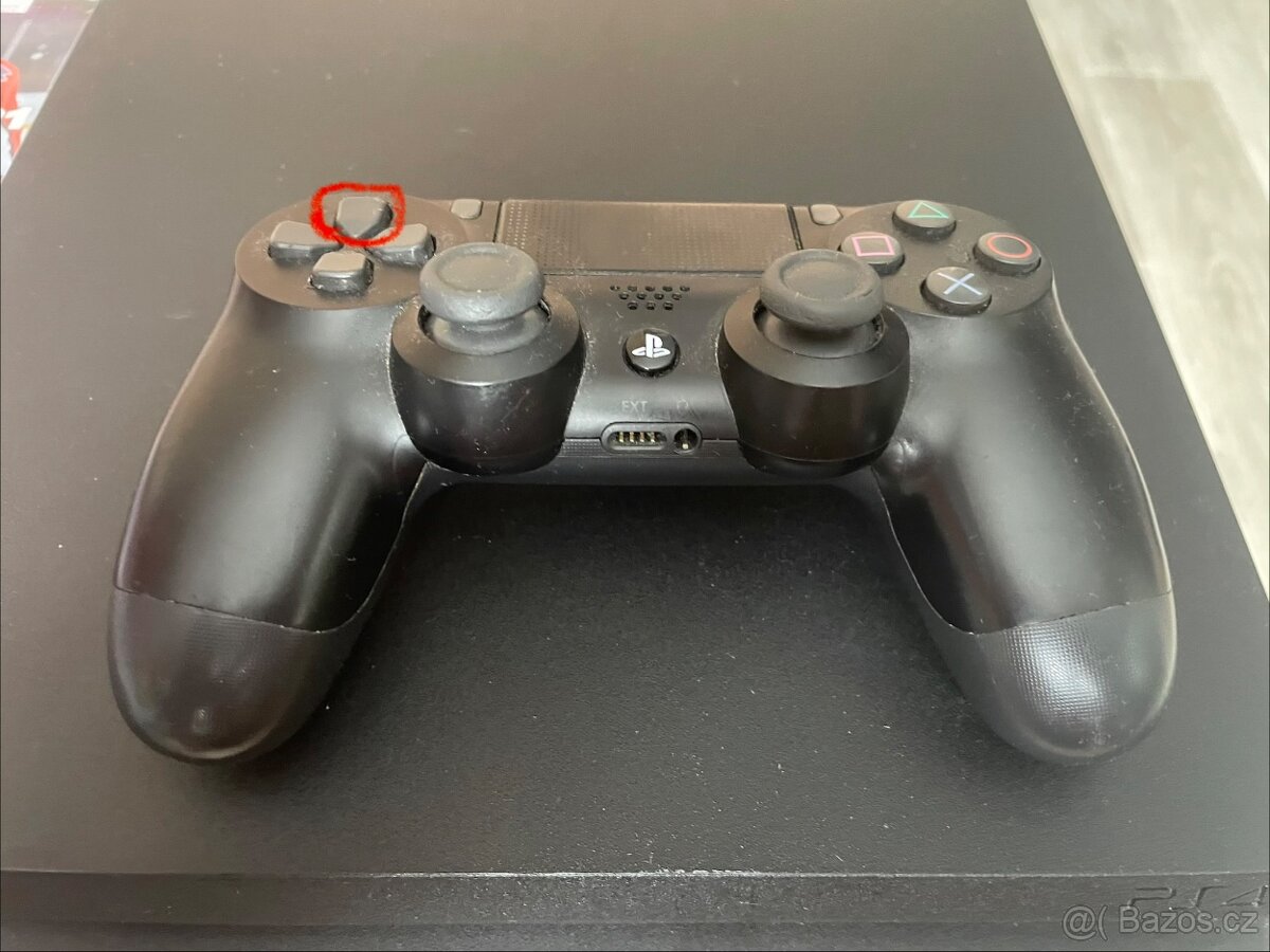 PlayStation 4 + 2 ovladače +hry - 4