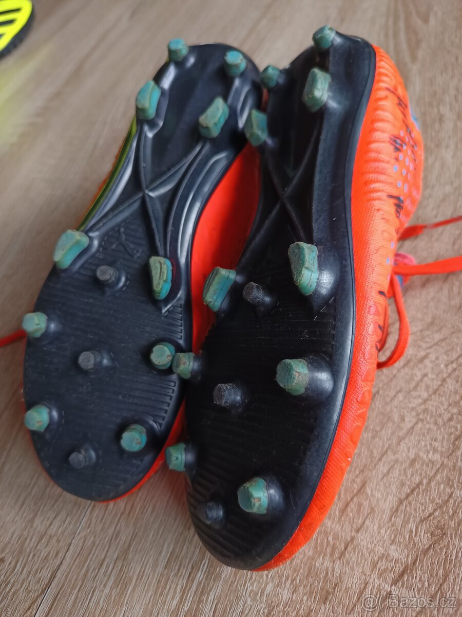 Prodám dětské kopačky Puma v.34 - 4