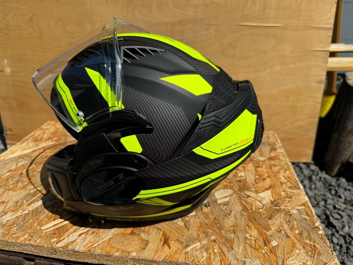 Prodám moto přilbu - 4