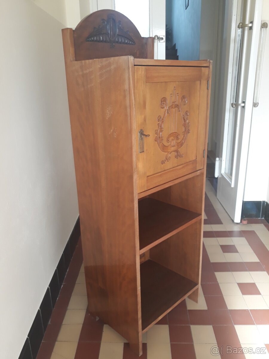 Prvorepubliková skříňka - 4