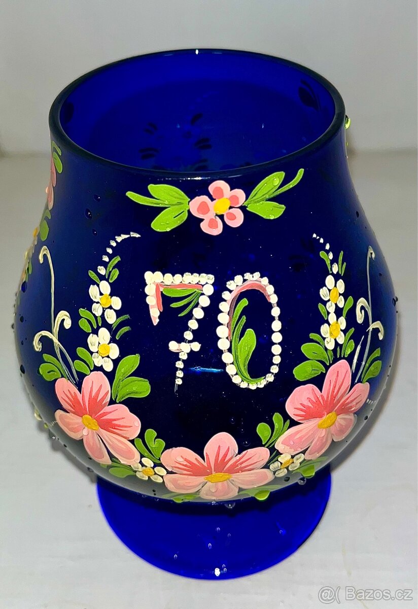 Ručně malovaná modrá sklenice s číslem 70 - 4