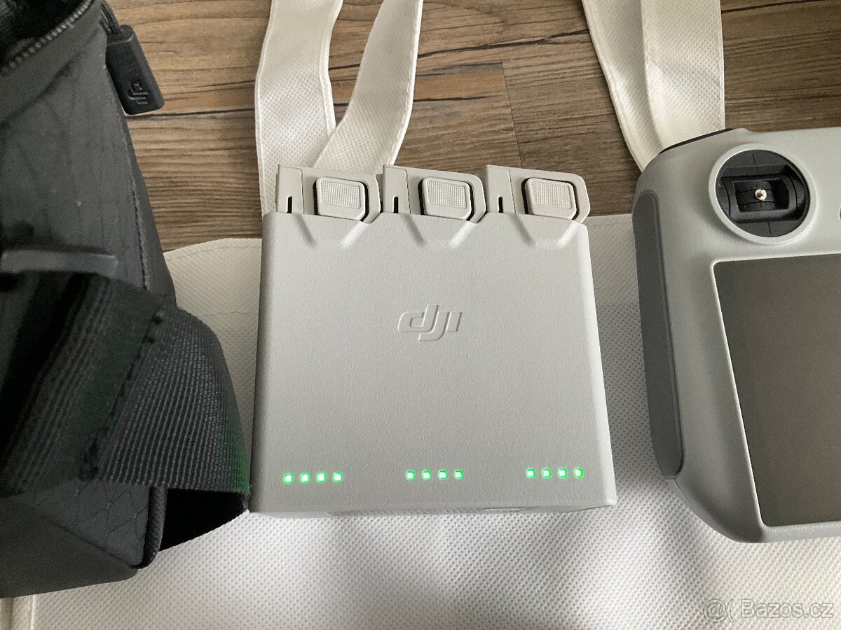 DJI Mini 3 Fly More Combo - 4