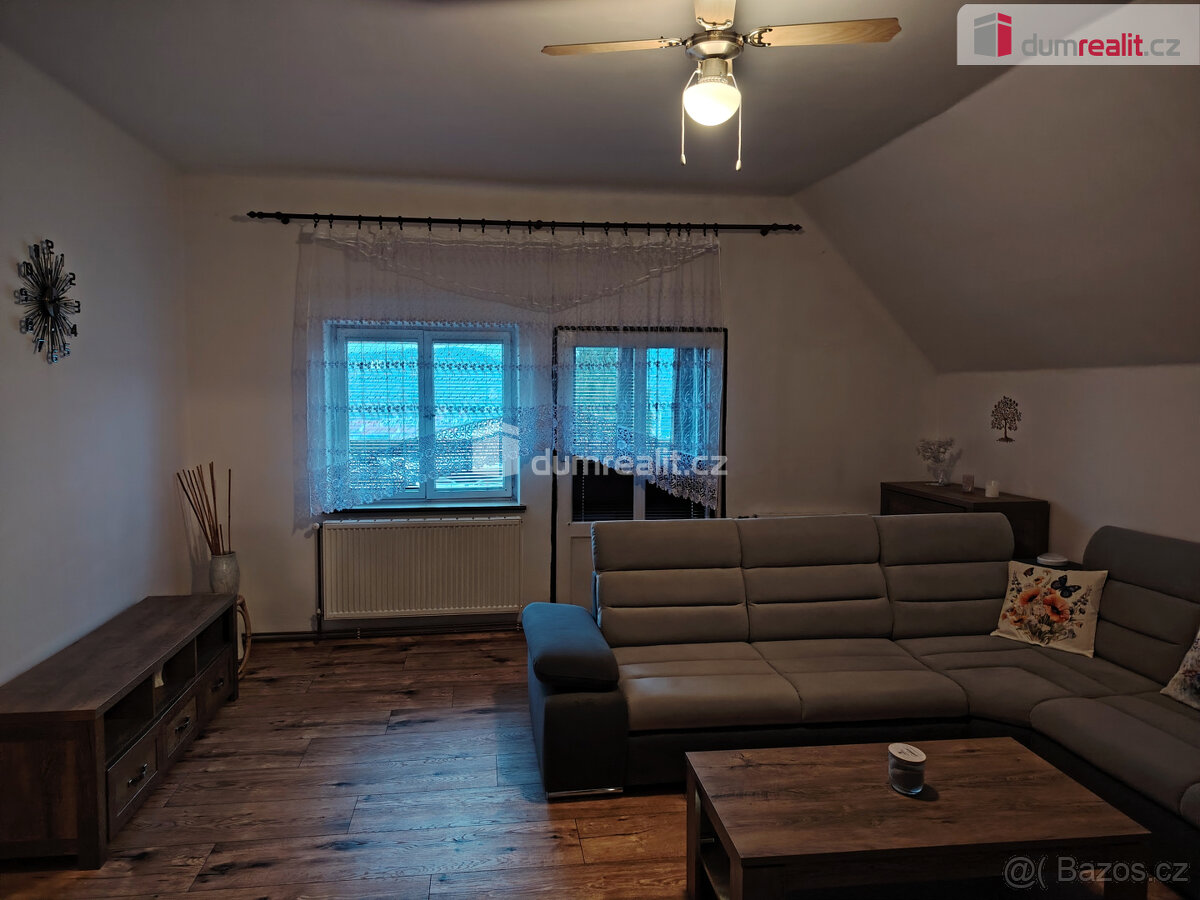 Pronájem prostorného bytu 2+1 (75m2) + terasa (14m2), ul.Pur - 4