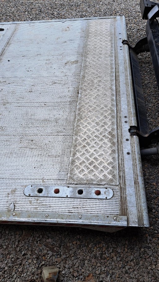 Prodám hydraulickou plošinu Dhollandia DHLM.15 - 4