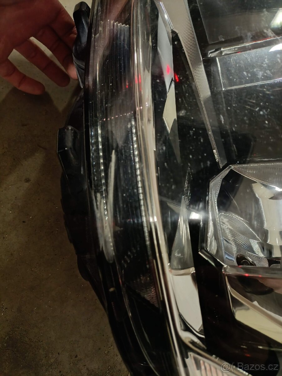 Přední levý halogenový světlomet VW t6 - 4