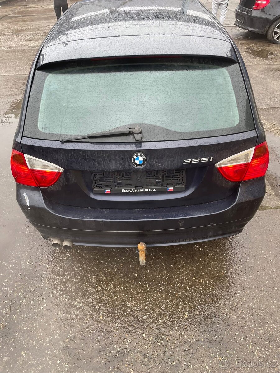 BMW e91 cely vůz po dílech - 4