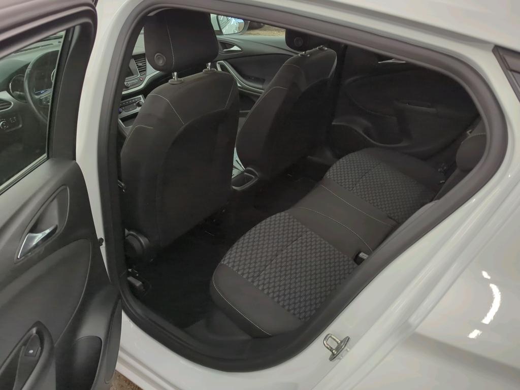 Astra benzín 81 kW Hatchback manuál - 4