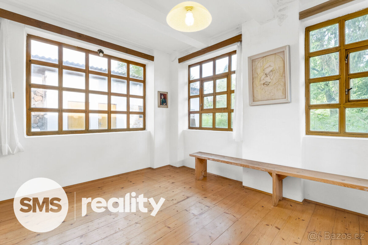 Samostatný rodinný dům, 9+2, pozemek 1352 m2, vodní nádrž Se - 4