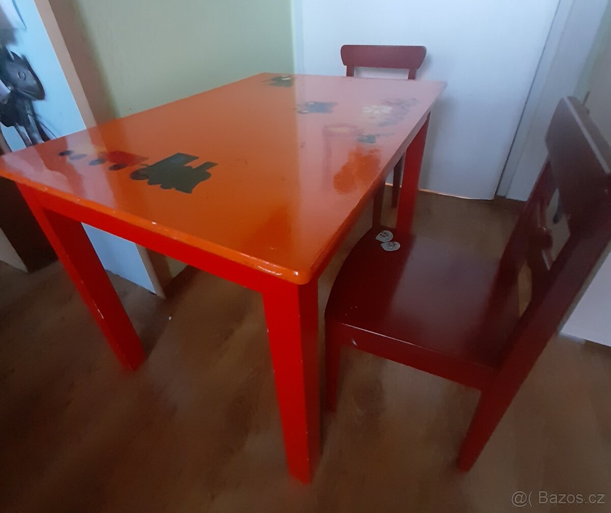 Stůl se židlemi - 4