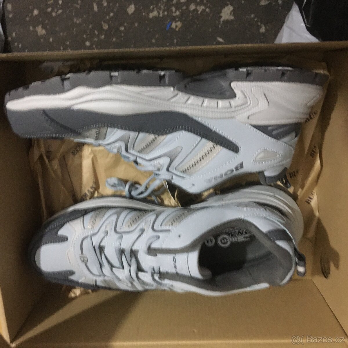 Prodám nové tenisky Bona ve. 44 - 4