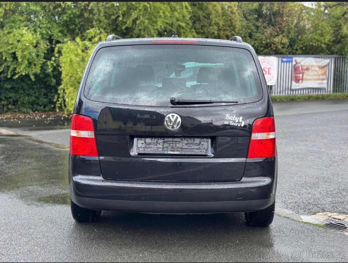 Volkswagen Touran - 4