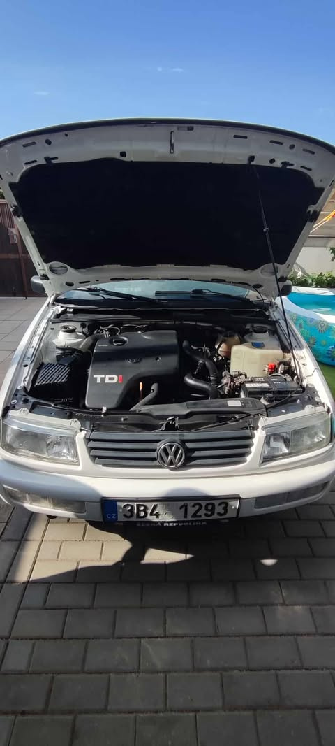 Volkswagen Passat - 4